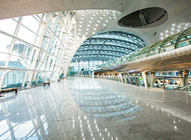 공항 및 역사