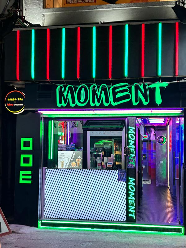 MOMENT